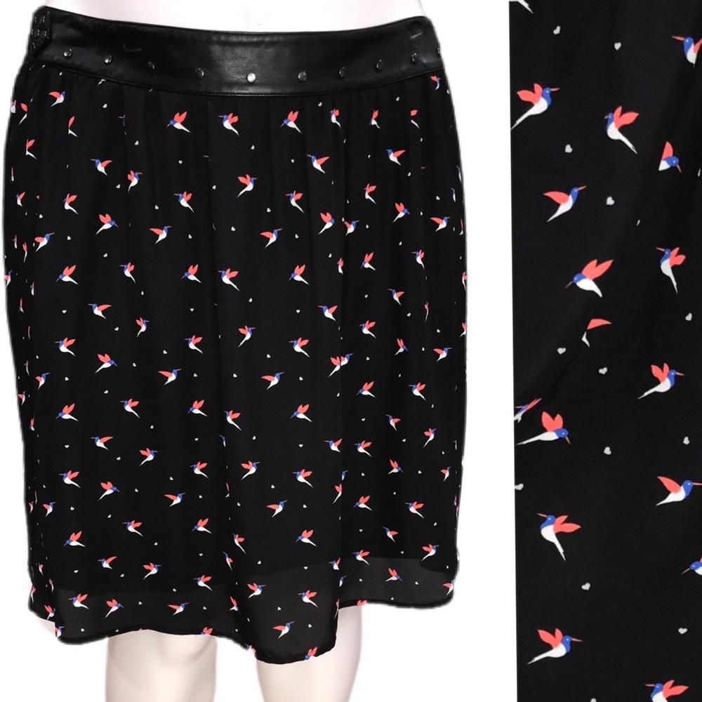 Torrid size 26 3X/4X Whimsical Bird Print Vegan Leather Trim and Studs Skirt